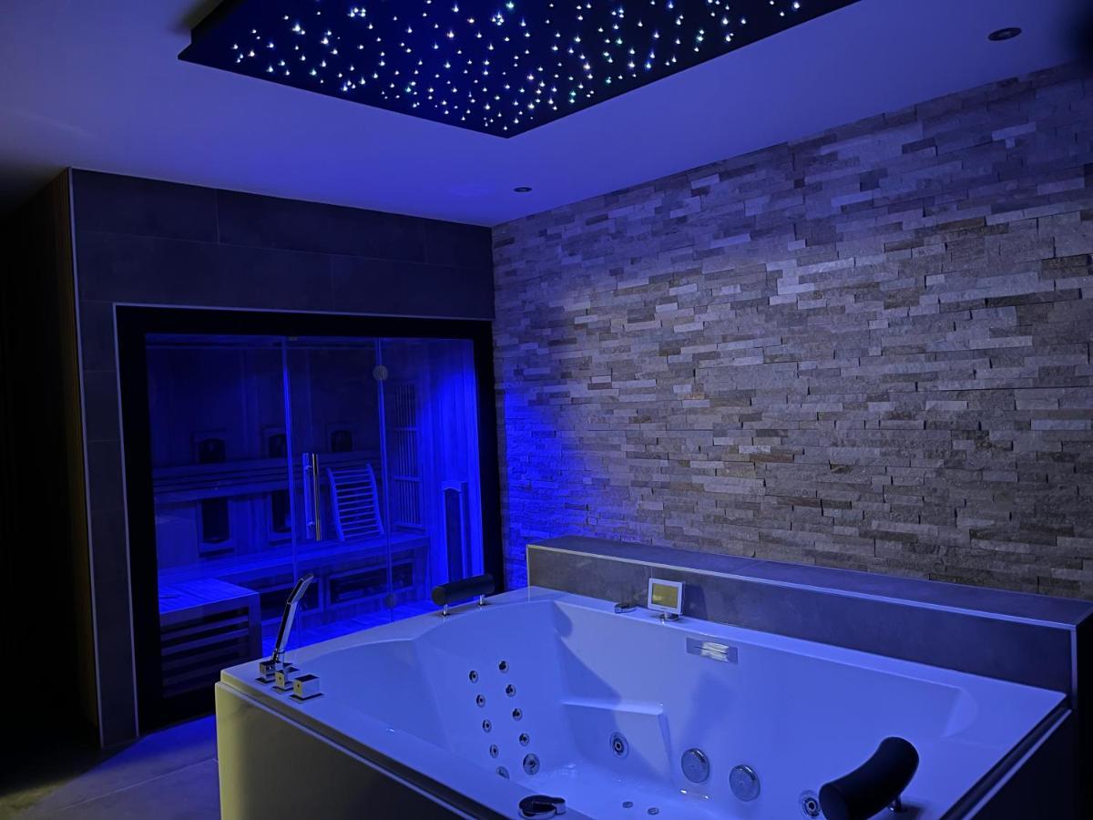 Bed & Wellness Chinel Luxe Vakantiehuis Met Sauna'S En Bubbelbad سينت انالاند المظهر الخارجي الصورة